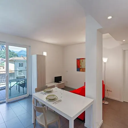 Modern Lake View With Pool Appartement Musso