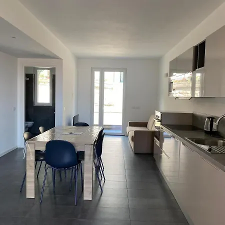 Appartement Modern Lake View With Pool